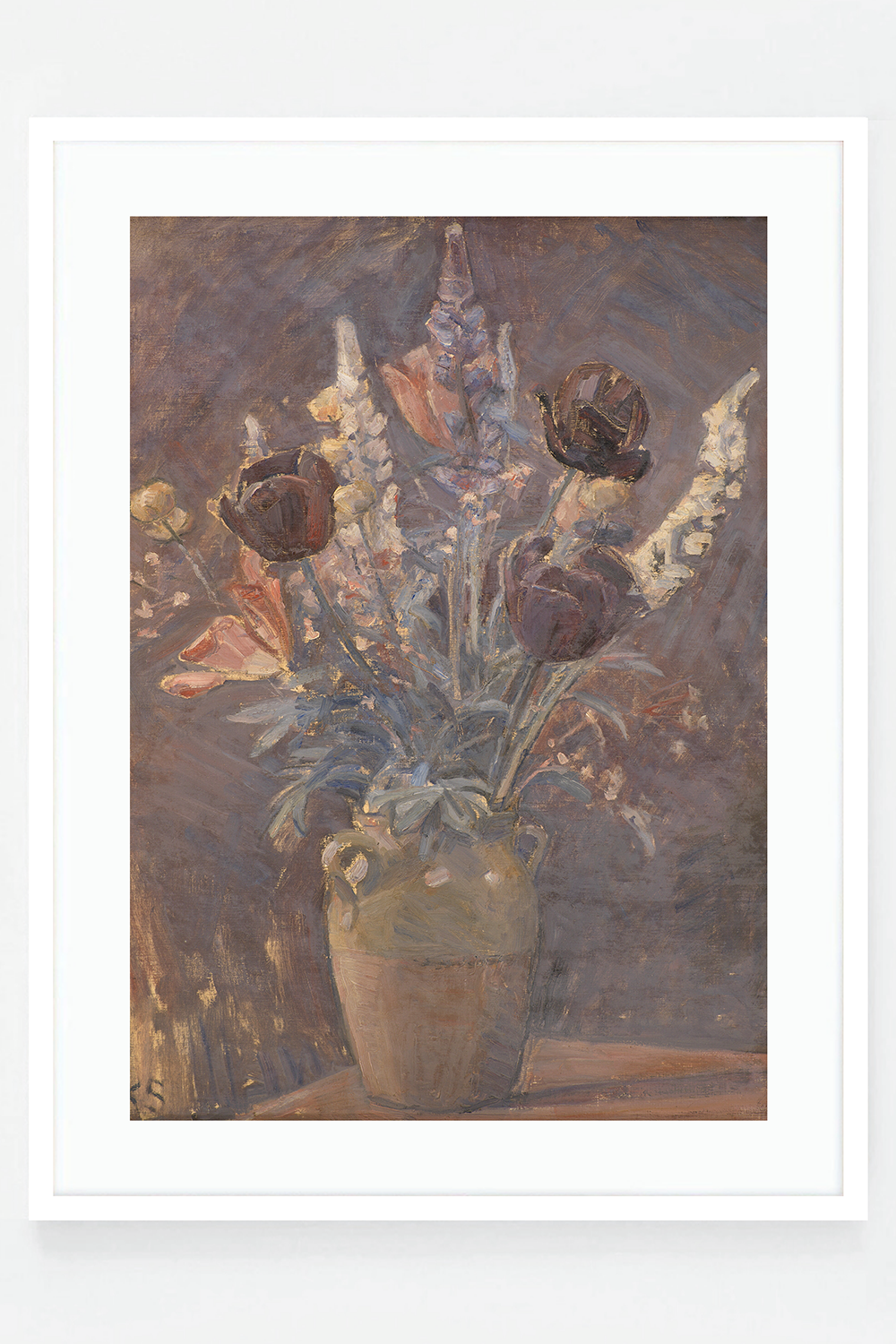 Clay vase with tulips